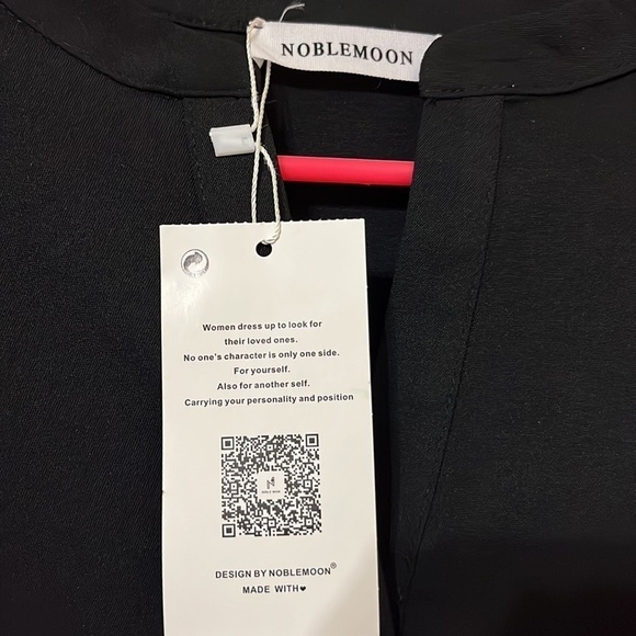 NWT size small black long sleeved v neck shirt - Picture 3 of 7